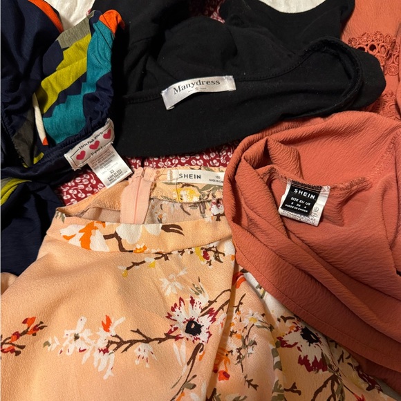 Size small clothing Lot of dresses, tanks, tunics - Picture 3 of 3